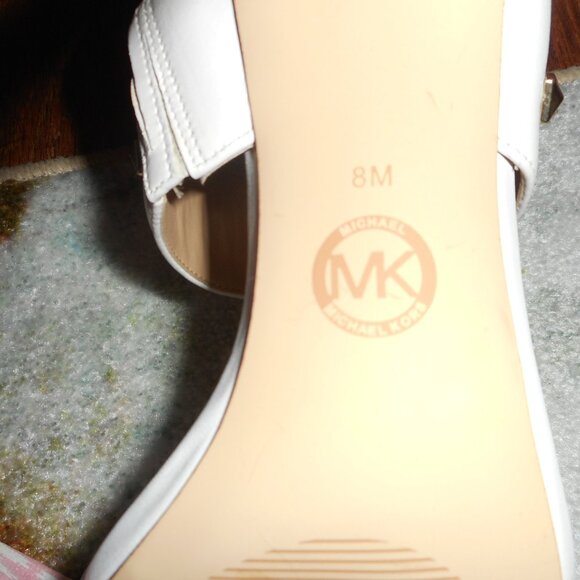 NIB Michael Kors White Cuff heels with gold stud details, 8M - Picture 8 of 8